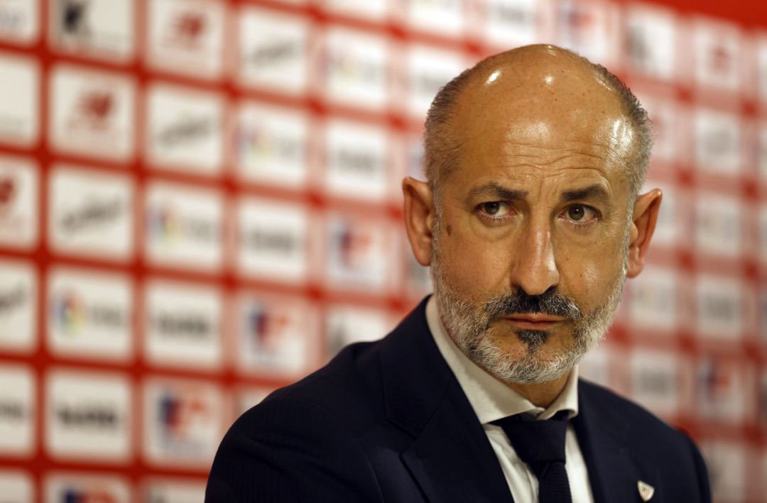 El presidente del Athletic, Aitor Elizegi, durante la valoración de la Asamblea Extraordinaria del club celebrada el domingo. El presidente del Athletic, Aitor Elizegi, durante la valoración de la Asamblea Extraordinaria del club celebrada el domingo.