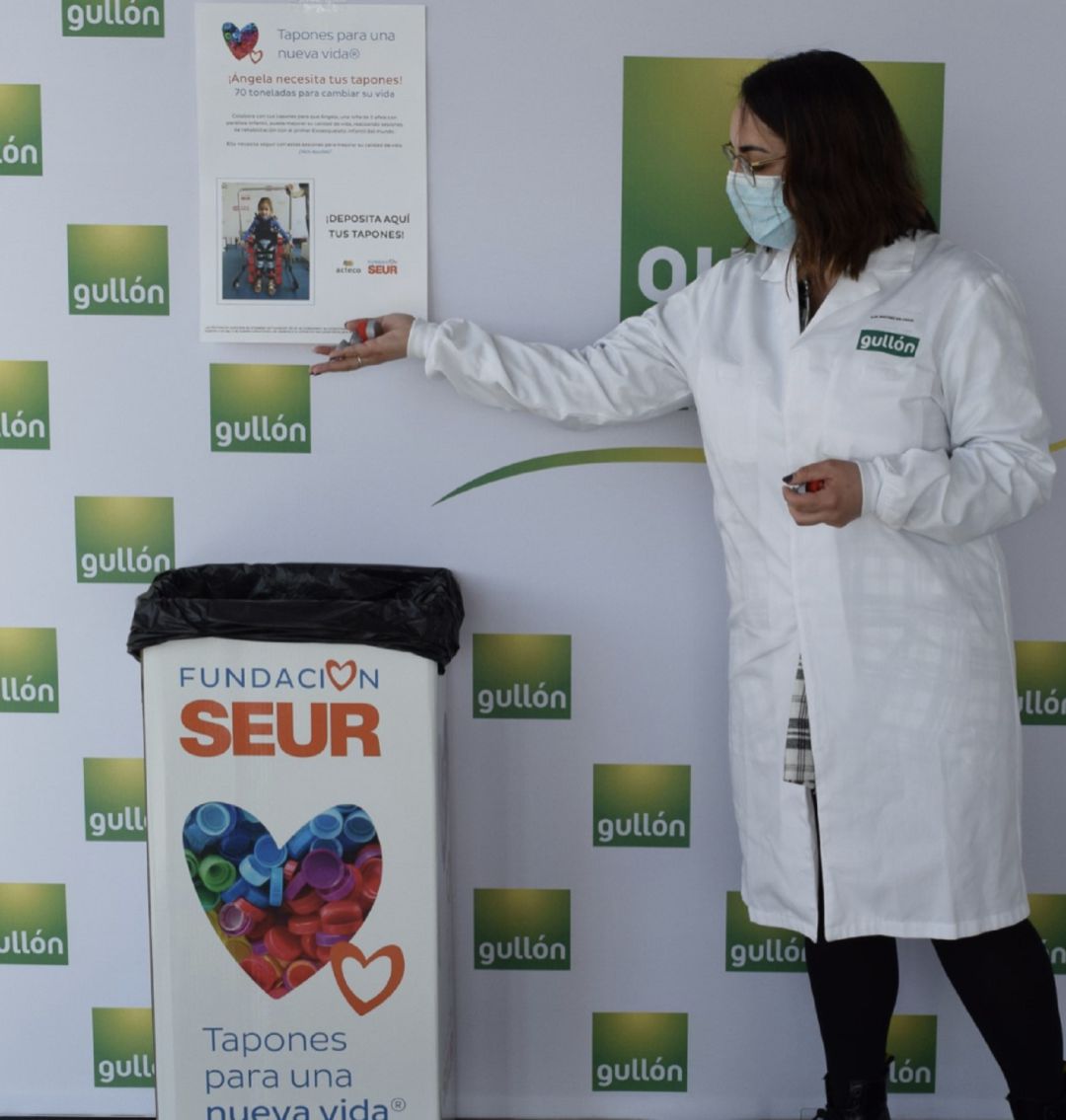 Gullón y SEUR juntas en una iniciativa solidaria Gullón y SEUR juntas en una iniciativa solidaria