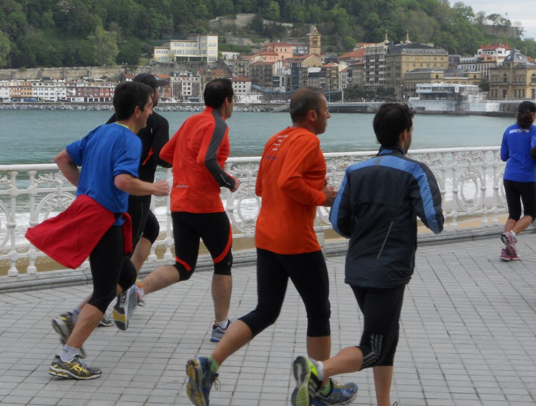Deporte al aire libre en la Bahía de la Concha Deporte al aire libre en la Bahía de la Concha