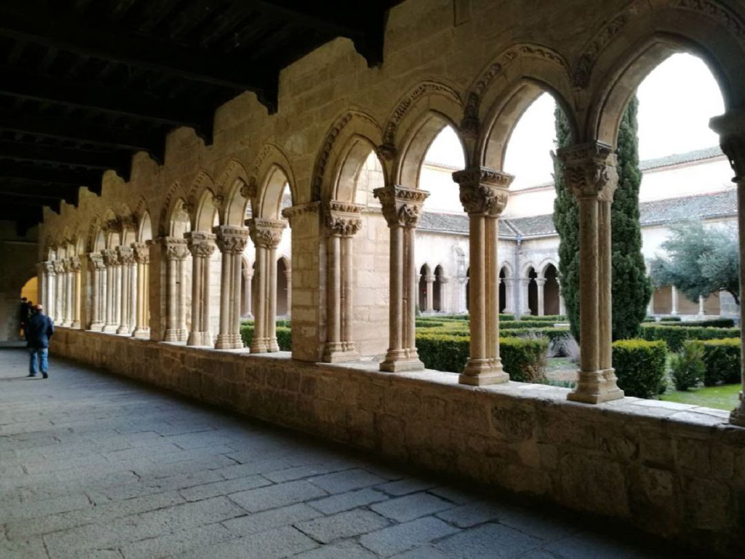 El claustro de Santa María la Real de Nieva ya es de titularidad municipal El claustro de Santa María la Real de Nieva ya es de titularidad municipal