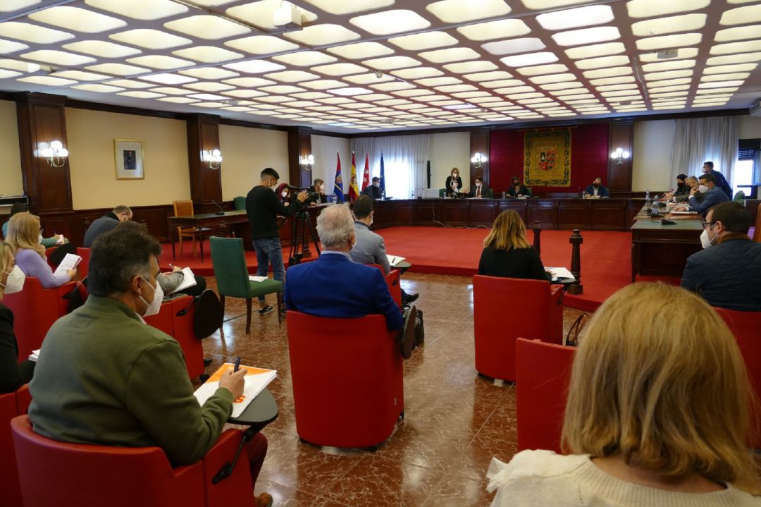 Pleno municipal en el Ayuntamiento de Móstoles Pleno municipal en el Ayuntamiento de Móstoles