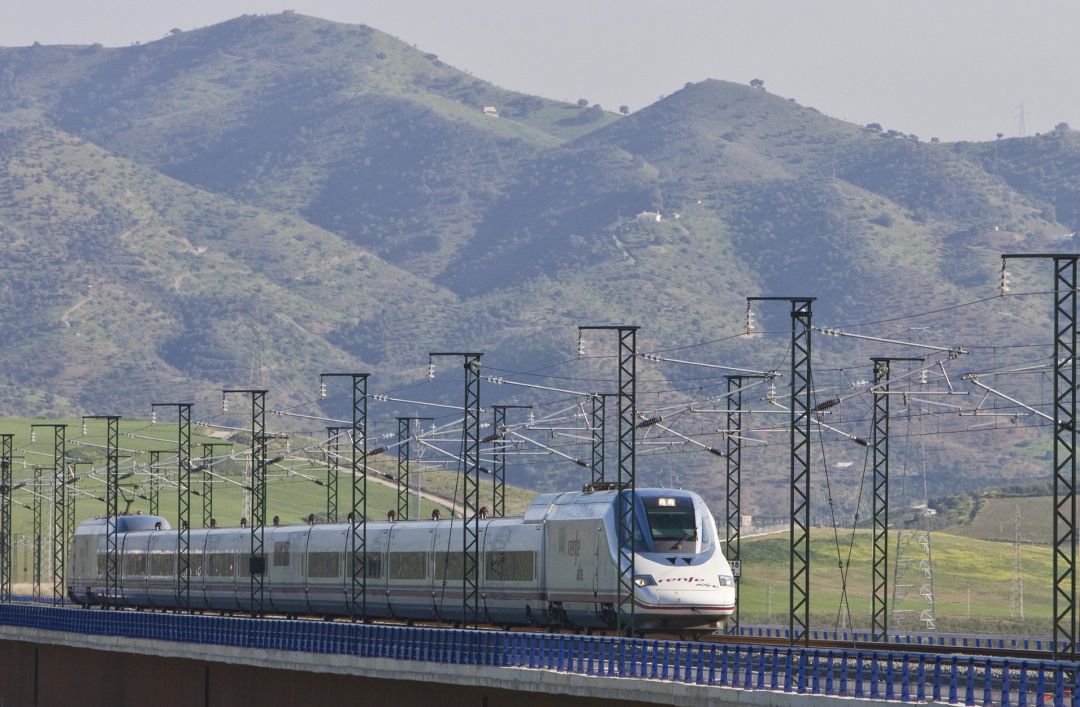 Un tren AVE, en una imagen de archivo. Un tren AVE, en una imagen de archivo.