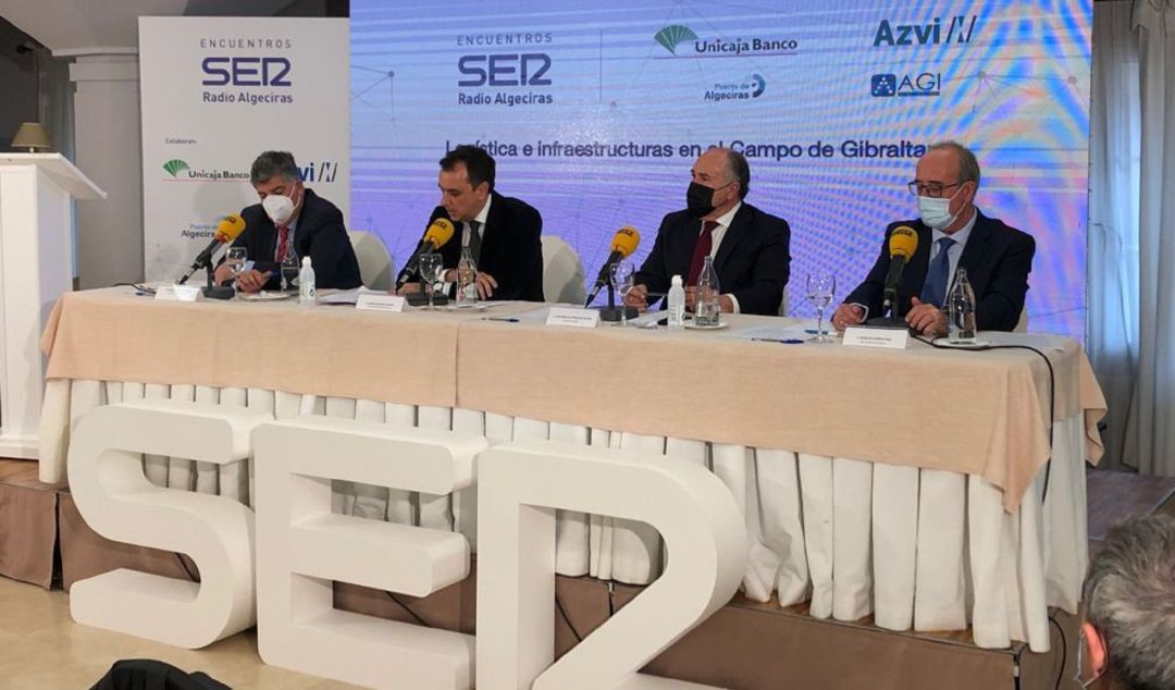 Dtor AZVI España y Portugal, Gabriel Peñafiel; Secretario General de Infraestructuras, Sergio Vázquez Torrón; alcalde de Algeciras, José Ignacio Landaluce y Dtor. Radio Algeciras, Joaquín Guirval. Dtor AZVI España y Portugal, Gabriel Peñafiel; Secretario General de Infraestructuras, Sergio Vázquez Torrón; alcalde de Algeciras, José Ignacio Landaluce y Dtor. Radio Algeciras, Joaquín Guirval.