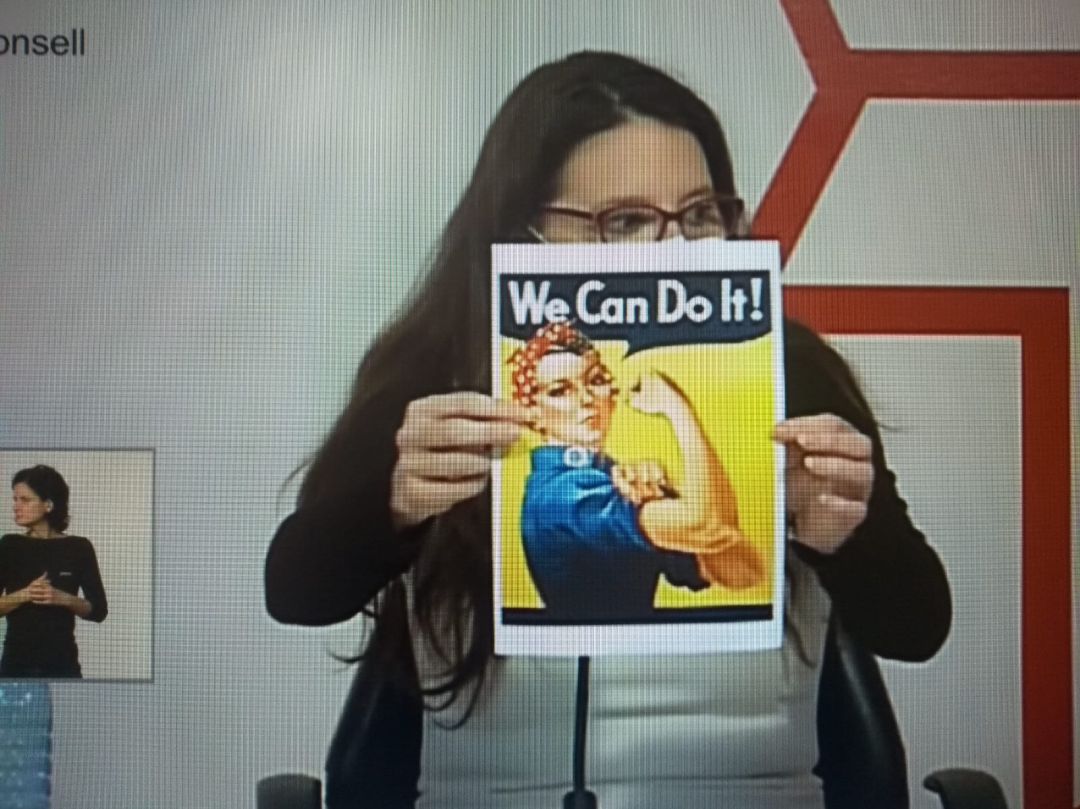La consellera de Igualdad y Políticas Inclusivas, Mónica Oltra, en la rueda de prensa tras el pleno del Consell, muestra el cartel inspirador de la campaña del 8-M del Consell. La consellera de Igualdad y Políticas Inclusivas, Mónica Oltra, en la rueda de prensa tras el pleno del Consell, muestra el cartel inspirador de la campaña del 8-M del Consell.