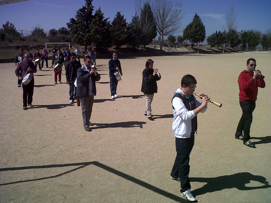 Ensayo de la banda de Maristas con las dulzainas Ensayo de la banda de Maristas con las dulzainas