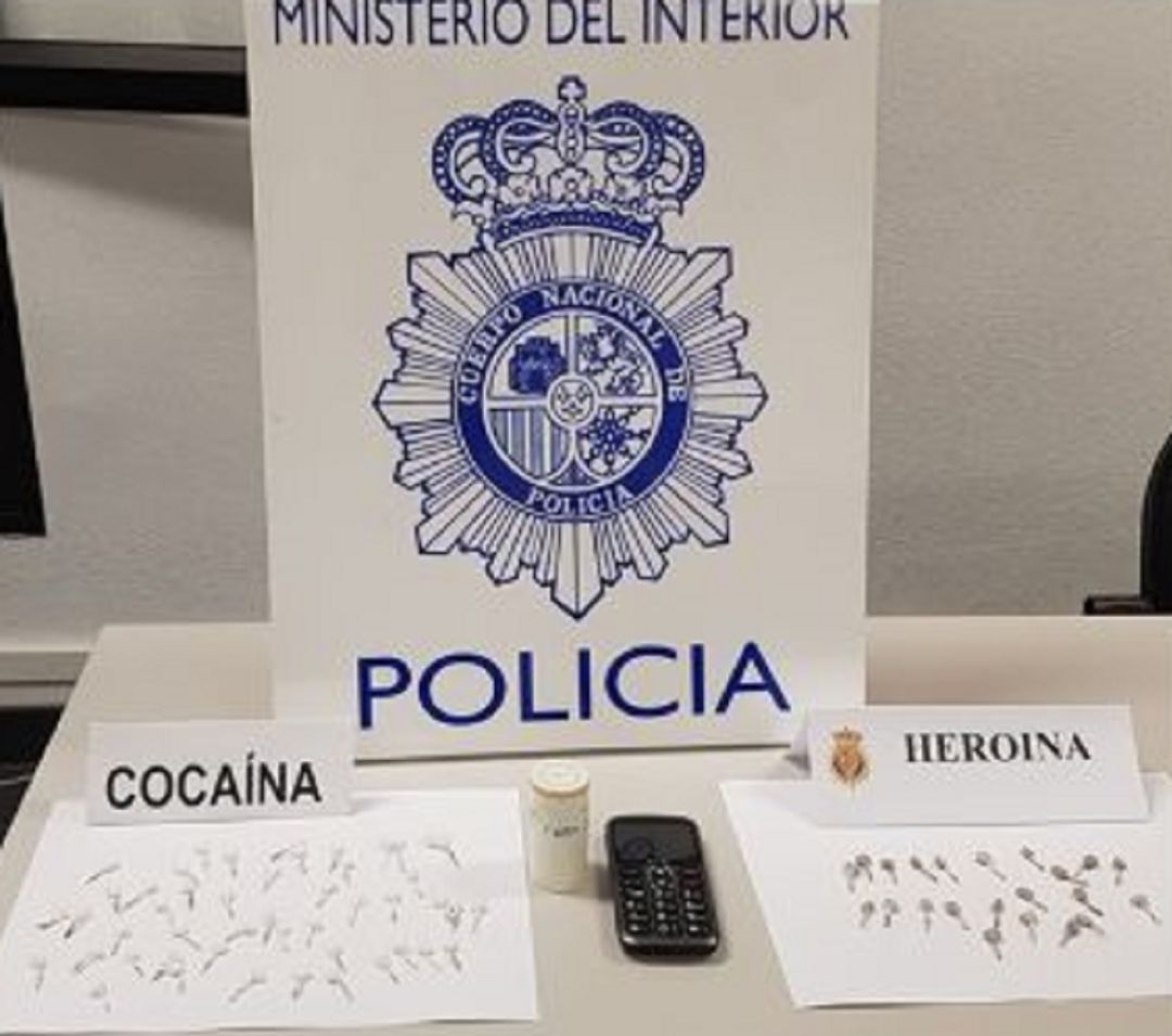 Droga incautada al detenido Droga incautada al detenido