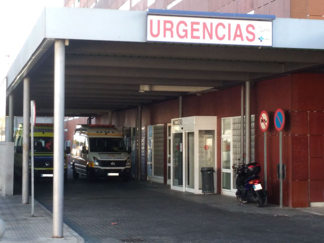 Entrada al servicio de urgencias del Hospital Virgen de la Concha Entrada al servicio de urgencias del Hospital Virgen de la Concha
