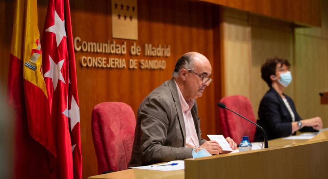 El viceconsejero de Salud Pública y Plan COVID-19 de la Comunidad de Madrid, Antonio Zapatero, y la directora general de Salud Pública, Elena Andradas El viceconsejero de Salud Pública y Plan COVID-19 de la Comunidad de Madrid, Antonio Zapatero, y la directora general de Salud Pública, Elena Andradas