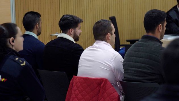 Cuatro de los integrantes de La Manada durante el juicio por los abusos perpetrados en Pozoblanco Cuatro de los integrantes de La Manada durante el juicio por los abusos perpetrados en Pozoblanco