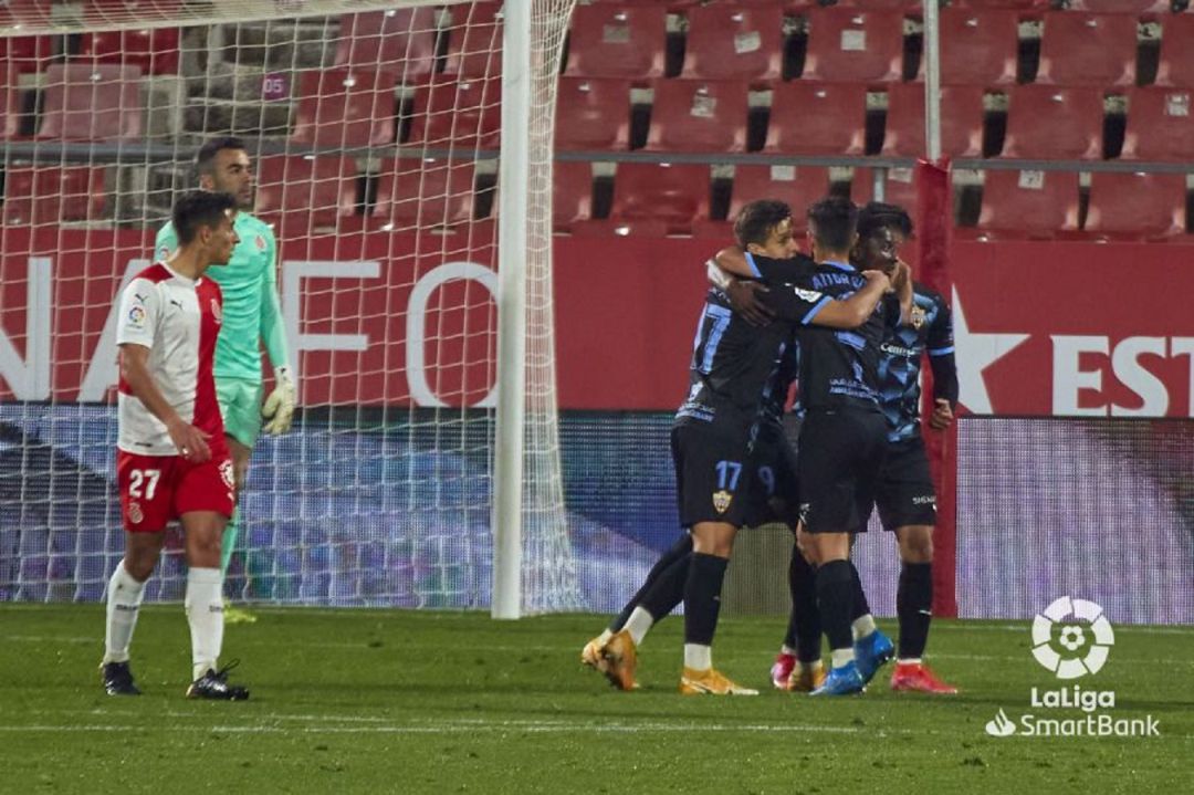 Sadiq celebra el gol amb els seus companys. Sadiq celebra el gol amb els seus companys.