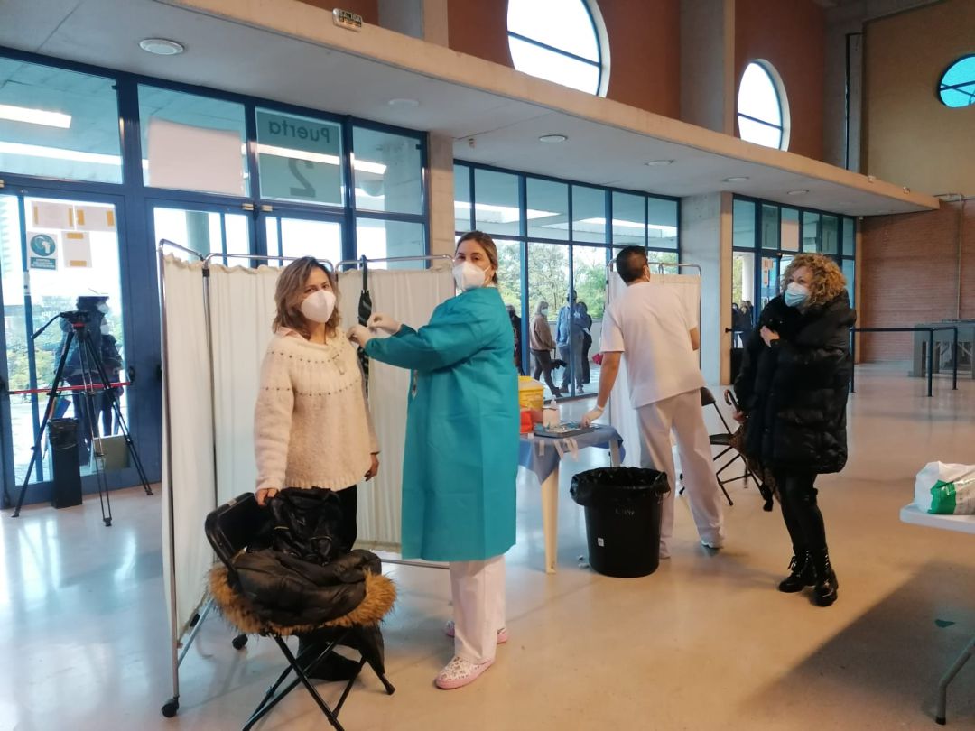 1.840 profesionales están citados para vacunarse, este domingo, en el Palacio de los Deportes de Murcia 1.840 profesionales están citados para vacunarse, este domingo, en el Palacio de los Deportes de Murcia