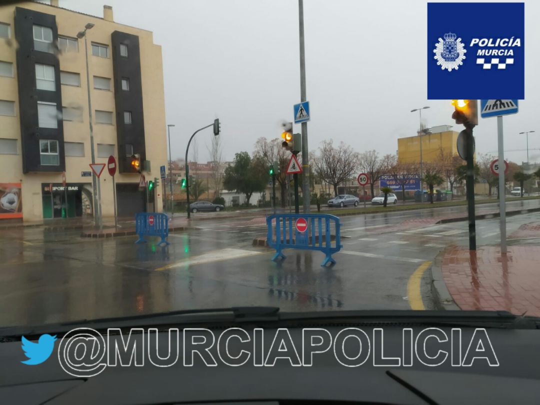 Una de las carreteras cortadas por la lluvia en la capital de la Región Una de las carreteras cortadas por la lluvia en la capital de la Región