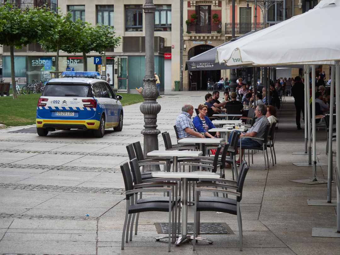 Una patrulla de la Policía Municipal de Pamplona en la Plaza del Castillo Una patrulla de la Policía Municipal de Pamplona en la Plaza del Castillo