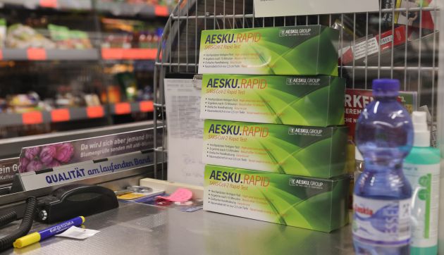 Test rápidos de coronavirus, en los estantes del ALDI. Test rápidos de coronavirus, en los estantes del ALDI.
