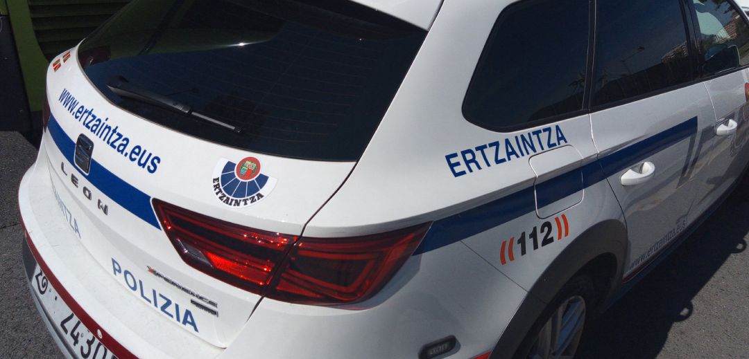 El suceso se produjo pasadas las 18.00 horas de este domingo cuando la Policía Municipal de la capital vizcaína alertó a la Ertzaintza de la aparición de un cadáver osificado en una zona de huertas del barrio Los Mimbres, en San Adrián. El suceso se produjo pasadas las 18.00 horas de este domingo cuando la Policía Municipal de la capital vizcaína alertó a la Ertzaintza de la aparición de un cadáver osificado en una zona de huertas del barrio Los Mimbres, en San Adrián.