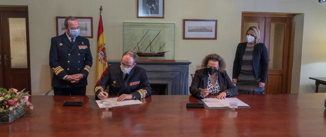 Firma entre la Armada y la Autoridad Portuaria Firma entre la Armada y la Autoridad Portuaria