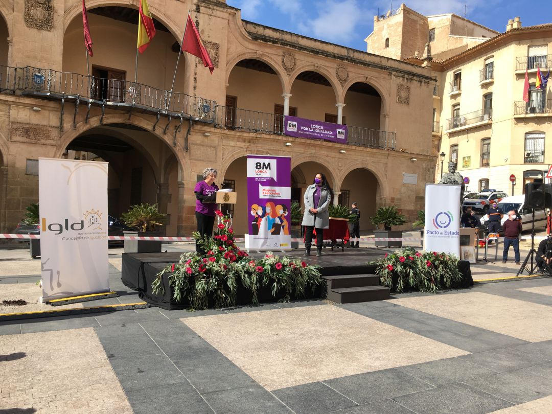 La profesora Antonia Castañeda, durante su discurso La profesora Antonia Castañeda, durante su discurso