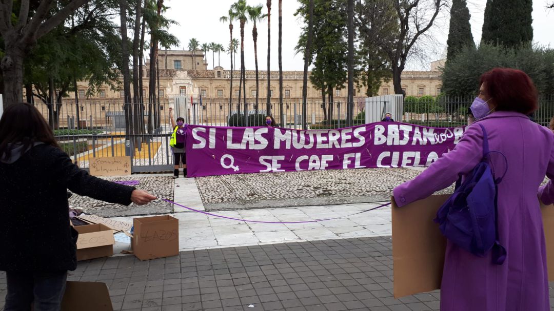 Acto simbólico en el Parlamento andaluz con motivo del 8M Acto simbólico en el Parlamento andaluz con motivo del 8M