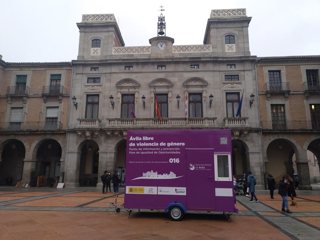 El Ayuntamiento de Ávila ha presentado hoy un Punto Violeta para dar información y ayuda a las mujeres El Ayuntamiento de Ávila ha presentado hoy un Punto Violeta para dar información y ayuda a las mujeres