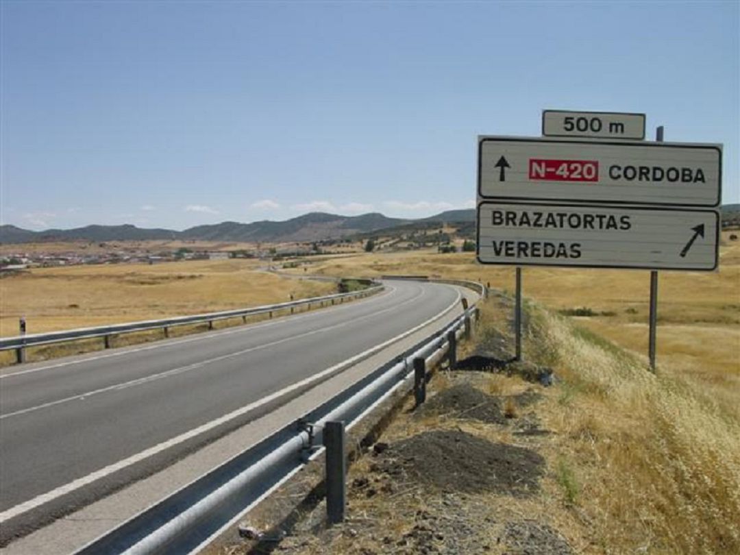 Carretera Nacional 420, a su paso por la comarca de Puertollano Carretera Nacional 420, a su paso por la comarca de Puertollano