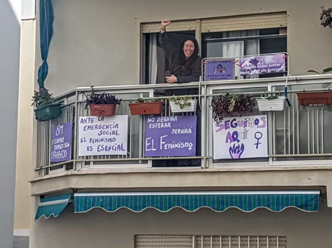 Muchas mujeres han trasladado este año de pandemia sus reivindicaciones a los balcones Muchas mujeres han trasladado este año de pandemia sus reivindicaciones a los balcones