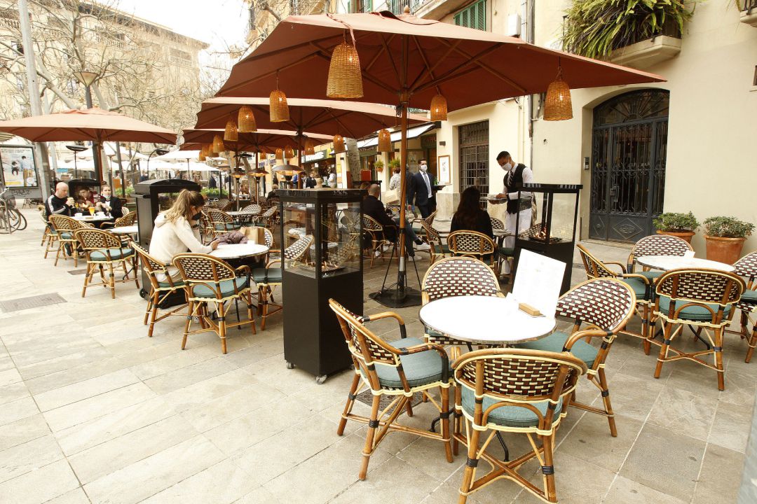 La terraza de una cafetería en Palma. La terraza de una cafetería en Palma.