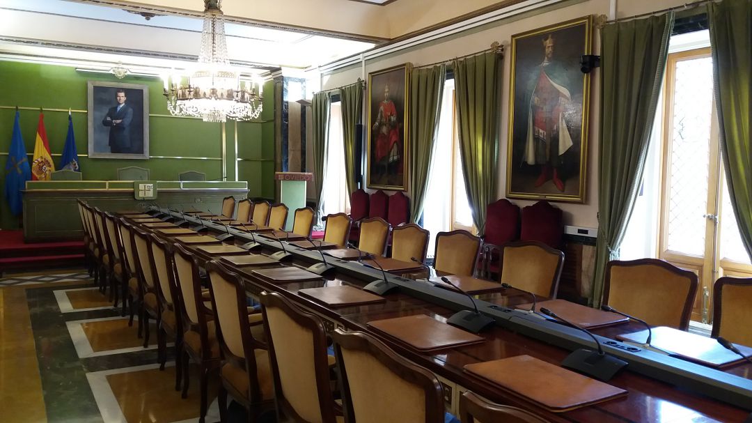 Salón de Plenos del Ayuntamiento de Oviedo Salón de Plenos del Ayuntamiento de Oviedo
