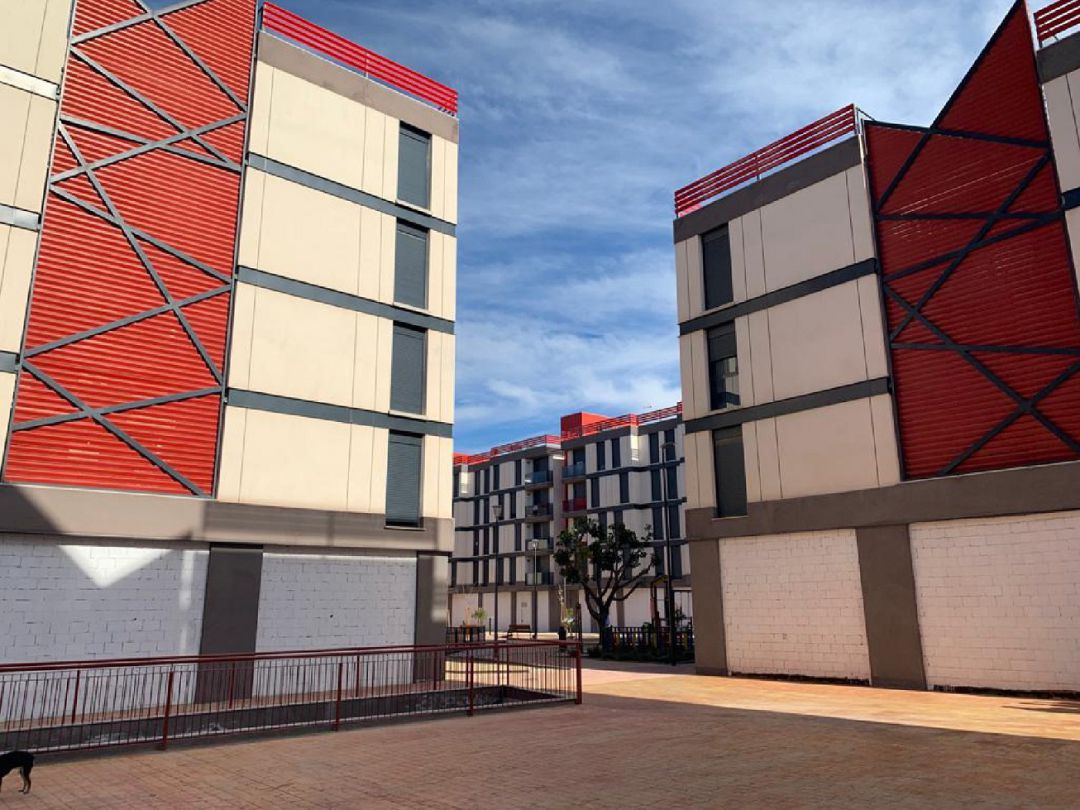 El ayuntamiento de Lorca ha admitido 74 solicitudes a la convocatoria del concurso para la venta de las 51 viviendas de propiedad municipal en el barrio de San Fernando, reconstruido tras los terremotos del año 2011. El ayuntamiento de Lorca ha admitido 74 solicitudes a la convocatoria del concurso para la venta de las 51 viviendas de propiedad municipal en el barrio de San Fernando, reconstruido tras los terremotos del año 2011.