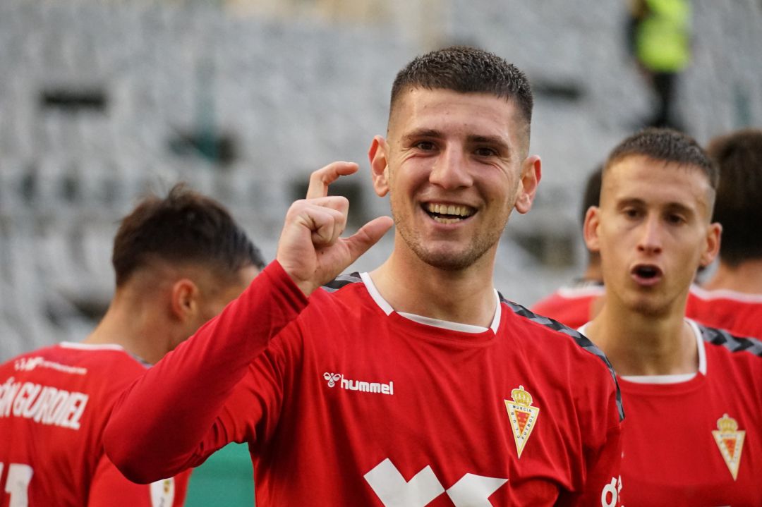 Alberto Toril celebra su gol ante el Córdoba Alberto Toril celebra su gol ante el Córdoba