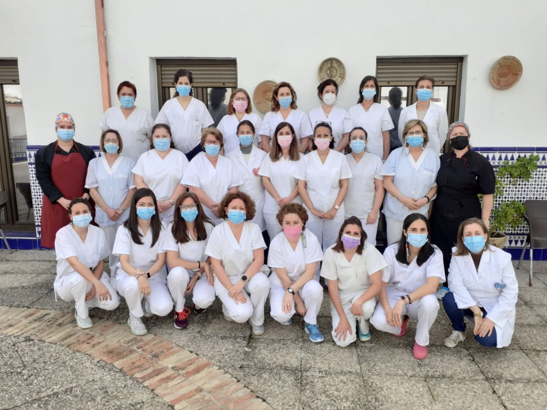 Más de dos décadas cuidando a nuestros mayores en Arjonilla Más de dos décadas cuidando a nuestros mayores en Arjonilla