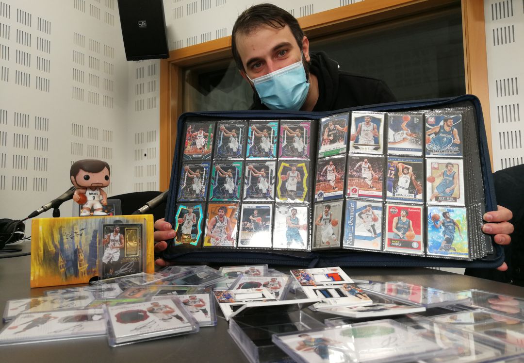 Jorge Sánchez muestra una parte de su colección sobre Ricky Rubio, una de las mayores del mundo Jorge Sánchez muestra una parte de su colección sobre Ricky Rubio, una de las mayores del mundo
