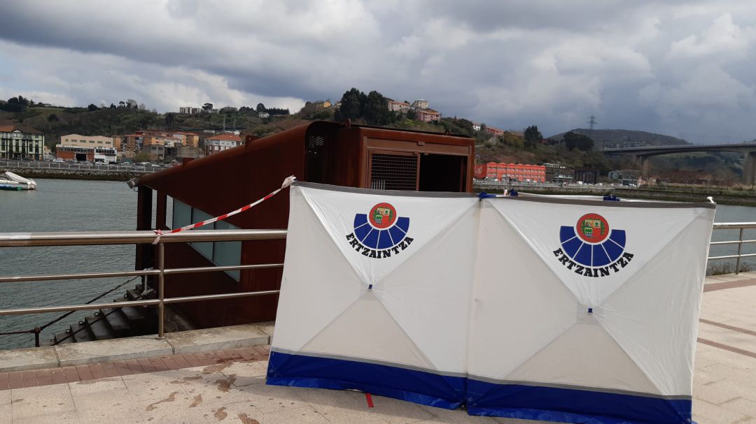 Este mismo lunes fueron encontradas, a la altura de Barakaldo, varias bolsas con más restos humanos presuntamente pertenecientes a la misma persona Este mismo lunes fueron encontradas, a la altura de Barakaldo, varias bolsas con más restos humanos presuntamente pertenecientes a la misma persona