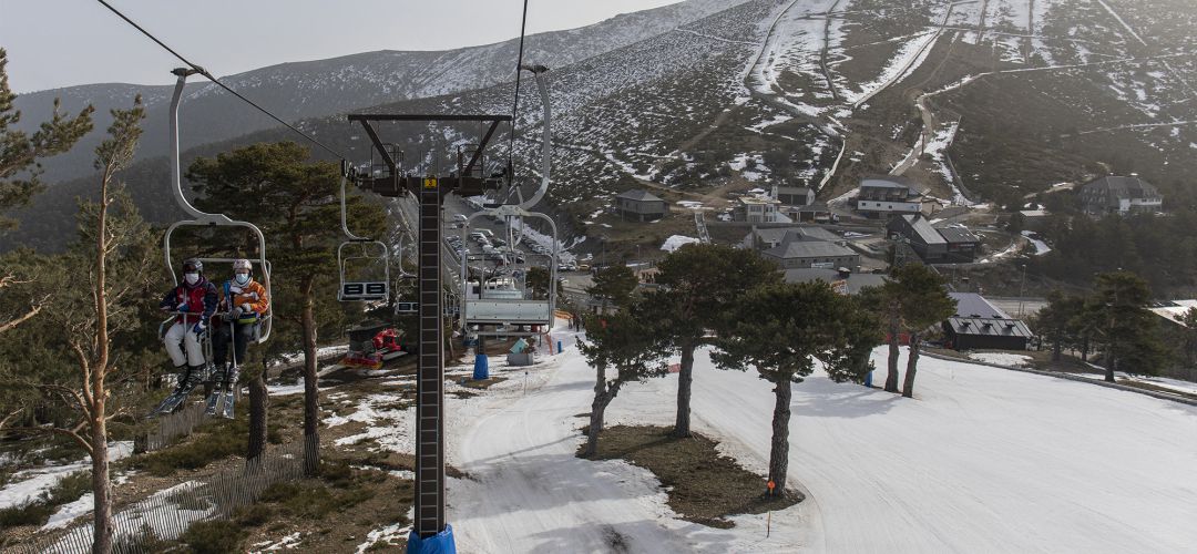 La vertiente segoviana deberá cerrar sus pistas en octubre de 2021, pero aún se desconoce qué pasará con la parte madrileña La vertiente segoviana deberá cerrar sus pistas en octubre de 2021, pero aún se desconoce qué pasará con la parte madrileña