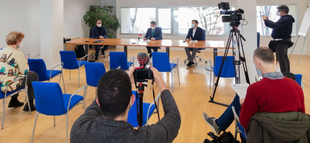 La población con un rango de edad entre los 0 y los 17 años representa el 20% de la población municipal, unos 9.700 individuos La población con un rango de edad entre los 0 y los 17 años representa el 20% de la población municipal, unos 9.700 individuos