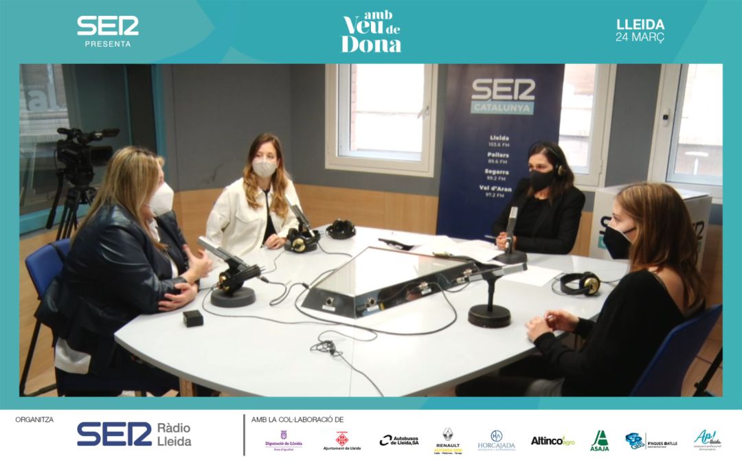 Anna Aragonés, Alba Vall-Llebrera, Mercè March, i, Andrea Sarri, en la tertúlia enregistrada el 4 de març del 2021, en motiu del programa 'Amb Veu de Dona' Anna Aragonés, Alba Vall-Llebrera, Mercè March, i, Andrea Sarri, en la tertúlia enregistrada el 4 de març del 2021, en motiu del programa 'Amb Veu de Dona'