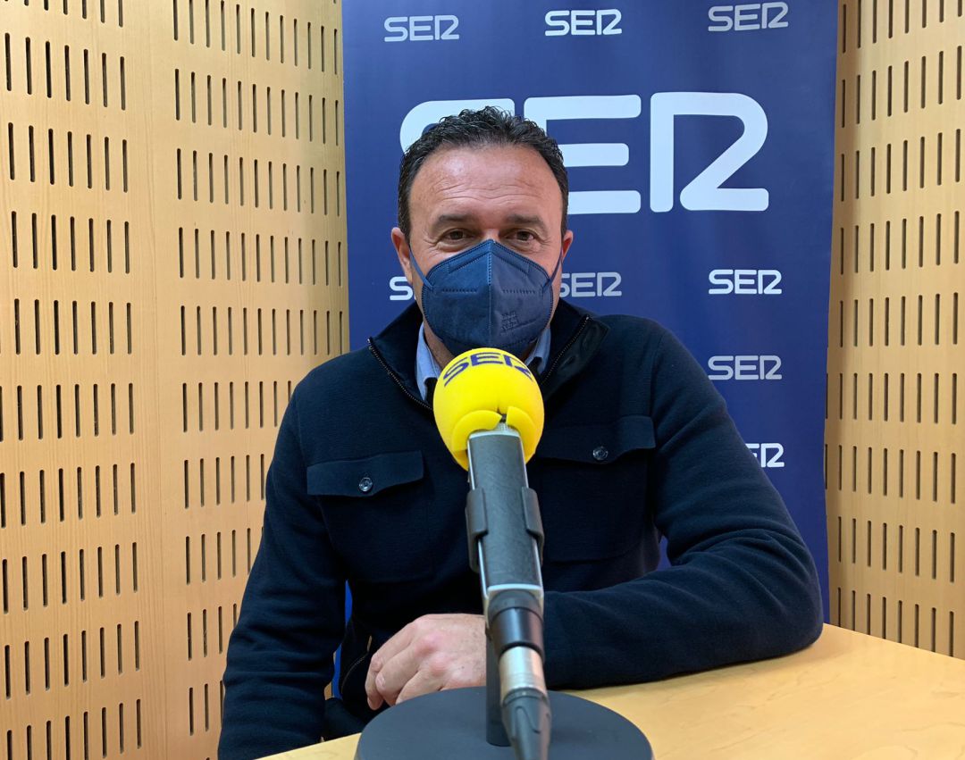 José María Salmerón en los estudios de Radio Murcia José María Salmerón en los estudios de Radio Murcia