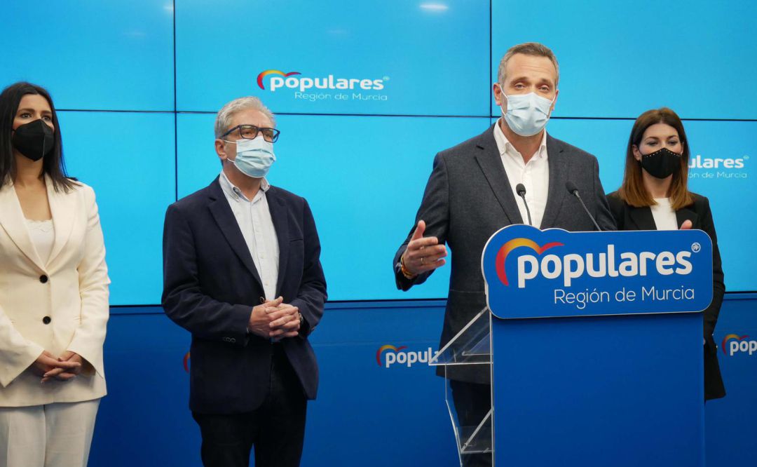 Diputados populares comparecen en la sede del PP Región de Murcia Diputados populares comparecen en la sede del PP Región de Murcia