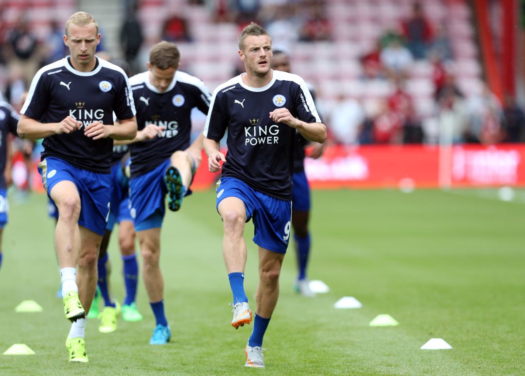 De Laet y Jamie Vardy calientan en la previa de un encuentro De Laet y Jamie Vardy calientan en la previa de un encuentro