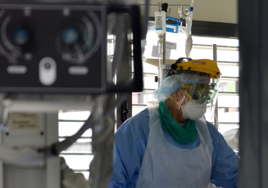 Unidad de Cuidados Intensivos para pacientes Covid en el Hospital Reina Sofía Unidad de Cuidados Intensivos para pacientes Covid en el Hospital Reina Sofía