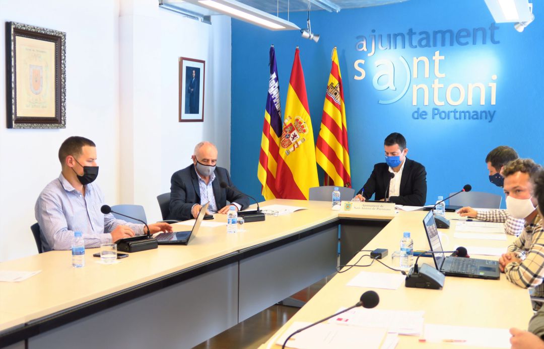 Imagen de un pleno del Ayuntamiento de Sant Antoni Imagen de un pleno del Ayuntamiento de Sant Antoni