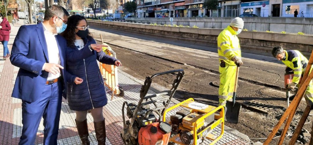 La operación asfalto se extenderá, además, a una zona de 1.250 metros cuadrados en el corazón del Distrito Centro, incluyendo la calle y plaza del Codo, el tramo final de la calle Real Vieja y la plaza de los Afligidos La operación asfalto se extenderá, además, a una zona de 1.250 metros cuadrados en el corazón del Distrito Centro, incluyendo la calle y plaza del Codo, el tramo final de la calle Real Vieja y la plaza de los Afligidos