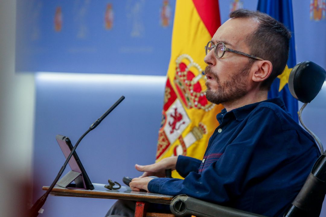 El portavoz de Unidas Podemos en el Congreso, Pablo Echenique, en una imagen en la rueda de prensa posterior a la Junta de Portavoces en el Congreso, el pasado 9 de marzo. El portavoz de Unidas Podemos en el Congreso, Pablo Echenique, en una imagen en la rueda de prensa posterior a la Junta de Portavoces en el Congreso, el pasado 9 de marzo.