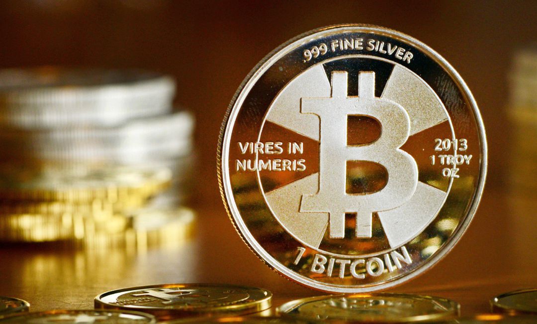 Un bitcoin. Un bitcoin.