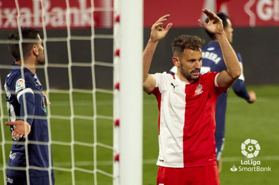 Stuani, superat en gairebé totes les accions. Stuani, superat en gairebé totes les accions.