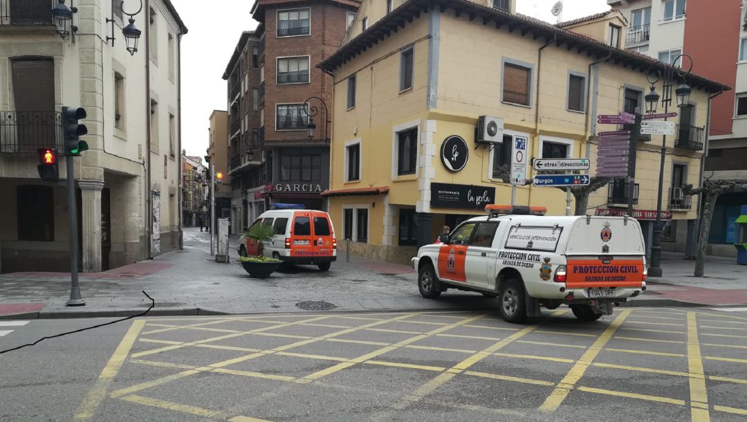 Imagen de archivo de la presencia de vehículos de este cuerpo en las calles de Aranda durante el confinamiento Imagen de archivo de la presencia de vehículos de este cuerpo en las calles de Aranda durante el confinamiento