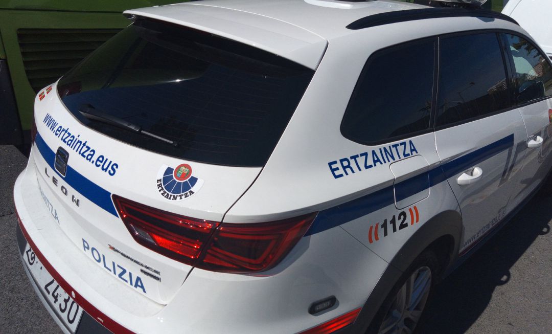 Detenida en una fiesta en Barakaldo una mujer requerida por estafa en Granada Detenida en una fiesta en Barakaldo una mujer requerida por estafa en Granada