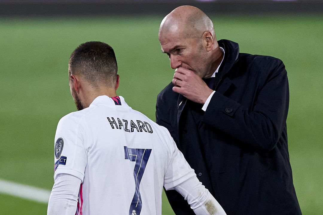Hazard y Zidane durante un partido de Champions. Hazard y Zidane durante un partido de Champions.