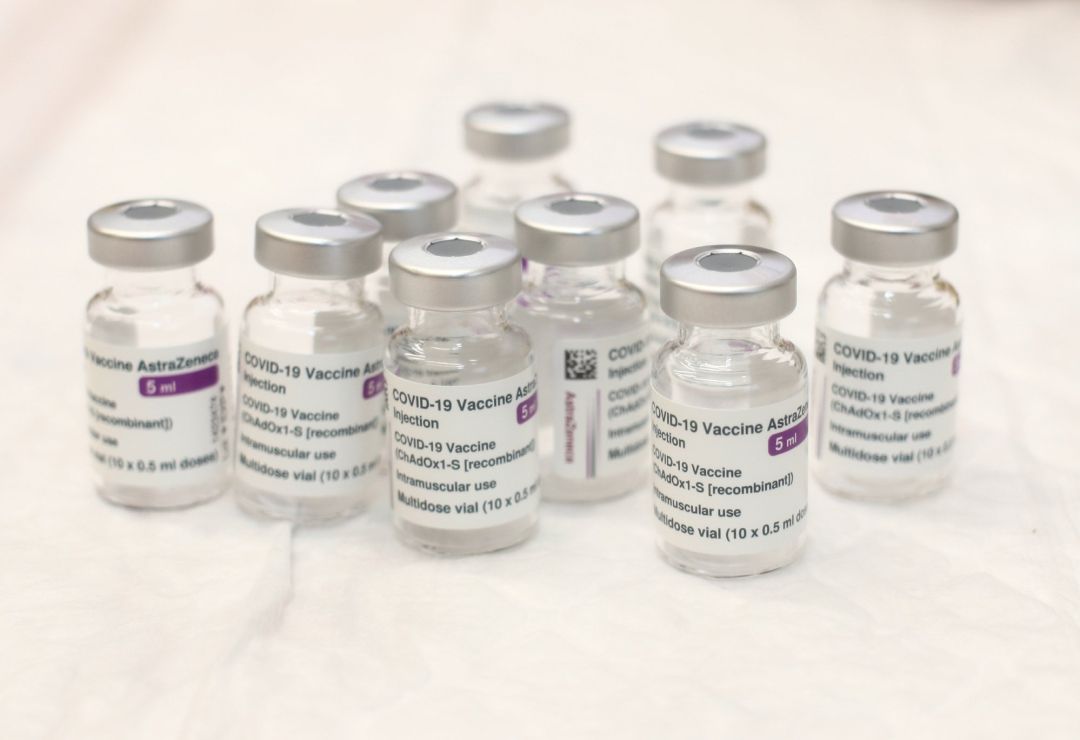 Imagen de archivo de viales de la vacuna de AstraZeneca. Imagen de archivo de viales de la vacuna de AstraZeneca.