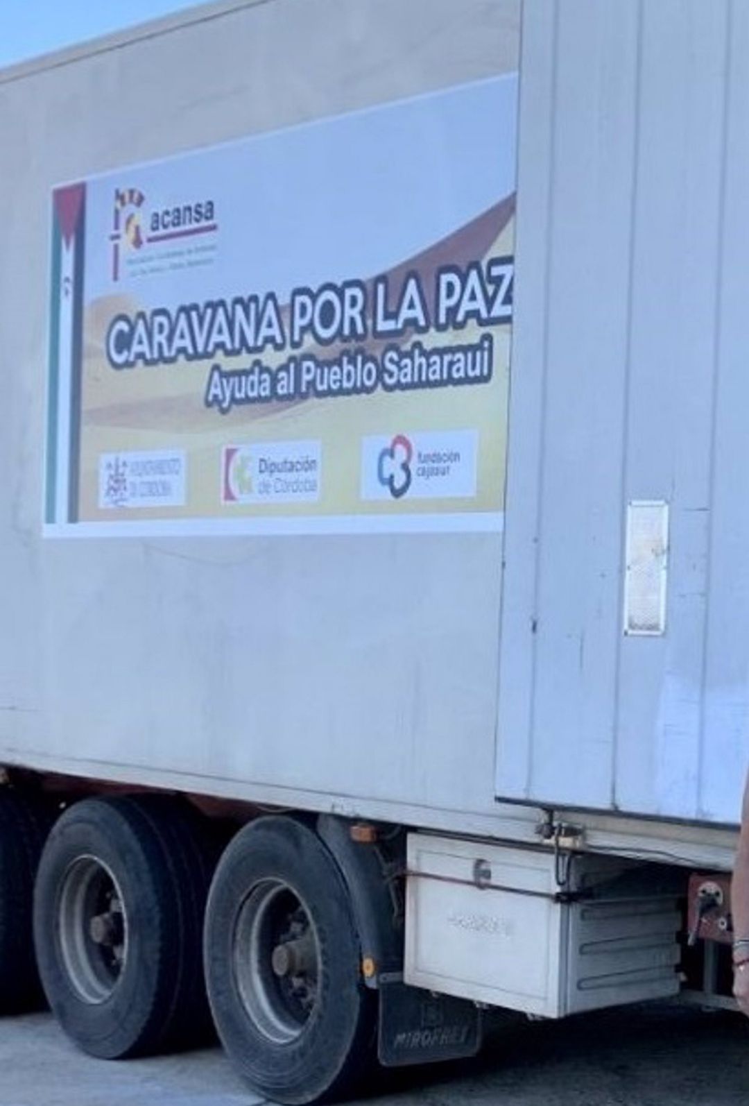 Uno de los caminones con la donación solidaria de toda la provincia Uno de los caminones con la donación solidaria de toda la provincia