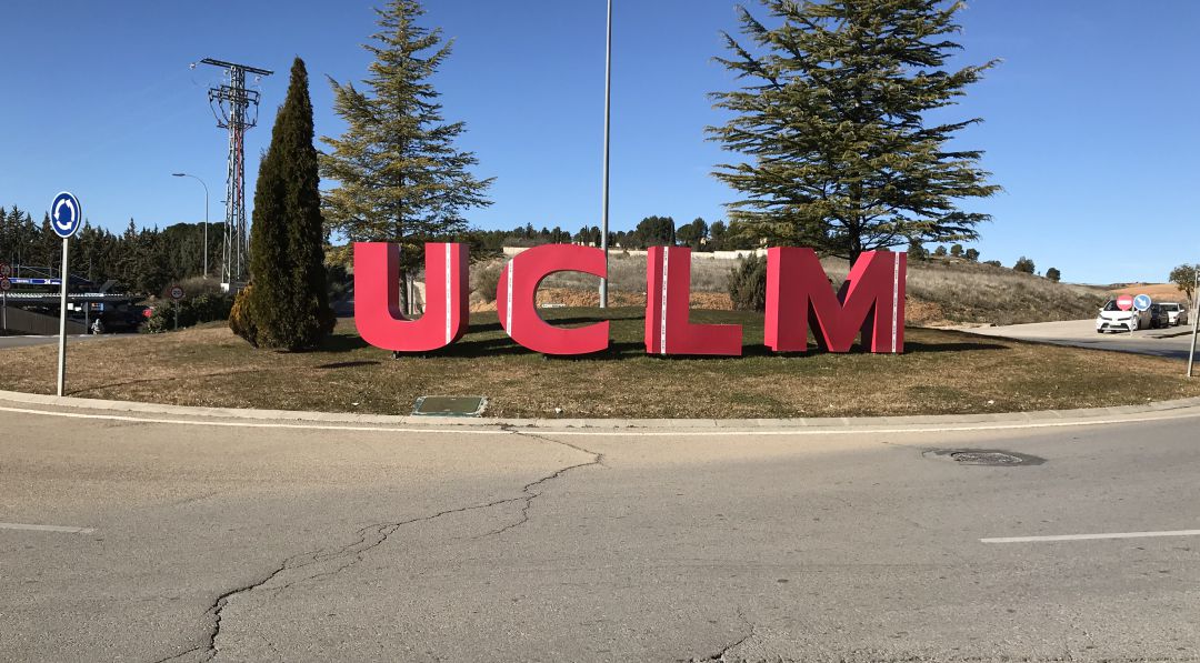 En Cuenca solo la facultad de Educación ha presentado dos candidatos a decano. En Cuenca solo la facultad de Educación ha presentado dos candidatos a decano.
